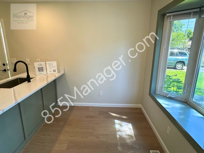 Photo - 1040 Lalond St