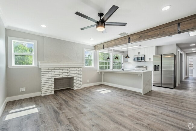 Building Photo - 186 22nd Ave N Unit 4 Rental