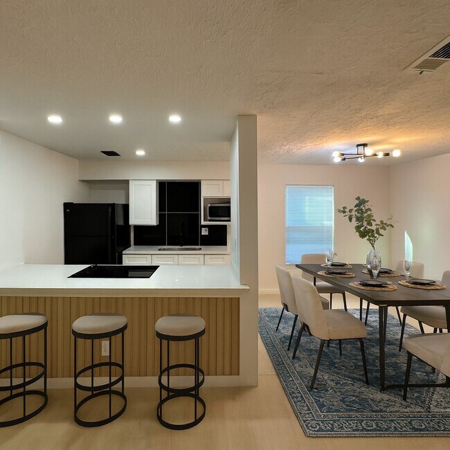 Building Photo - 7640 Broadview Dr Rental