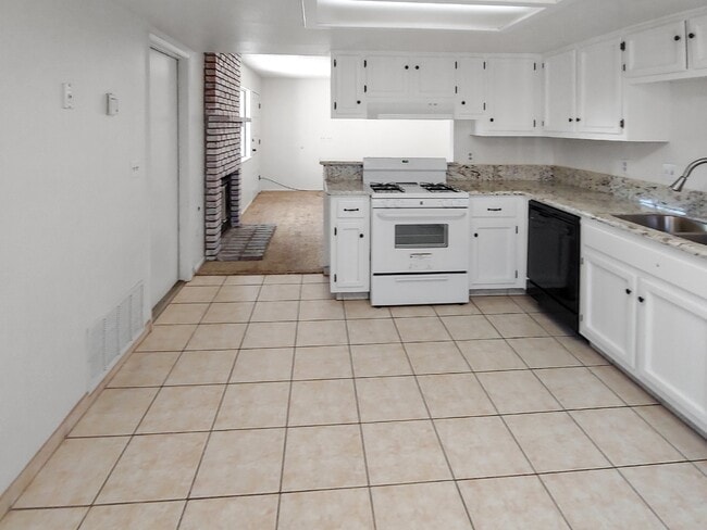 Photo - 936 W Graaf Ave Unit B