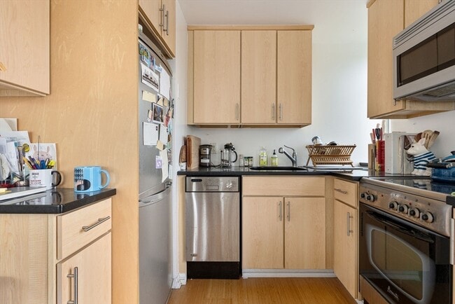 Photo - 20 Chapel St Unit B1005