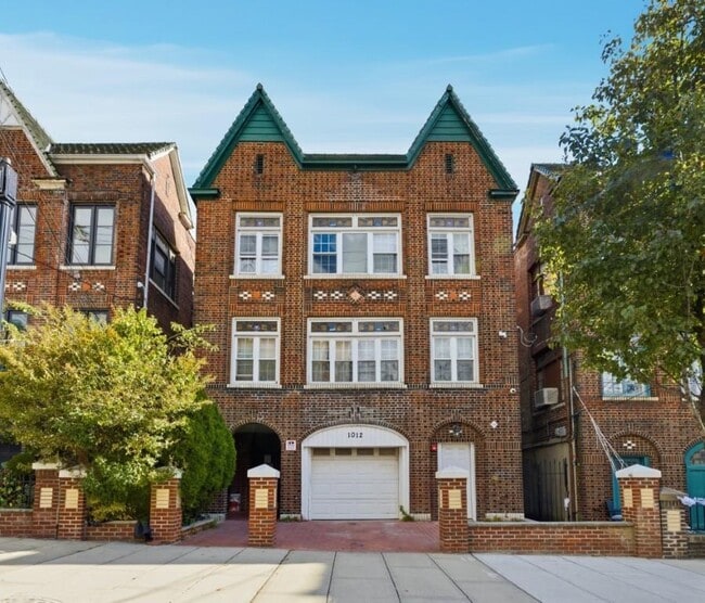 Building Photo - 1012 Palisade Ave