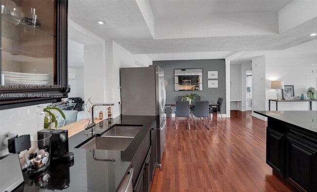 Photo - 640 NW 12th Ave