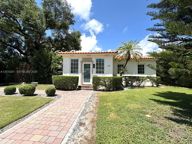 Photo - 11 Veragua Ave