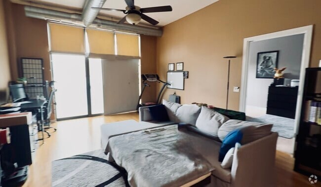 Building Photo - 4011 N Francisco Ave Unit 109 Rental