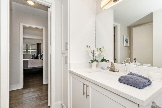 Photo - Aventura Oaks Apartments