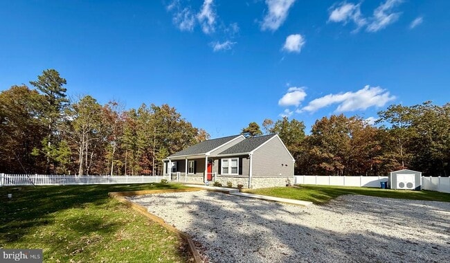 Building Photo - 801 6th Rd