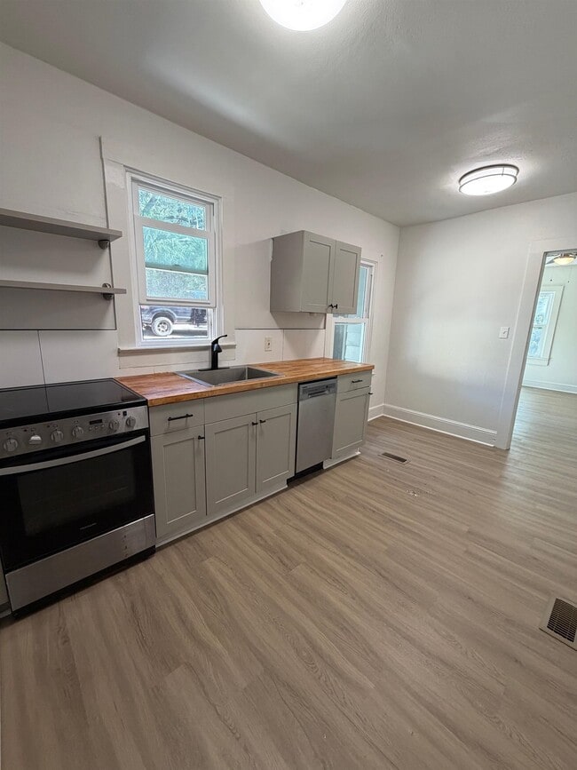 Photo - 1418 Jackson St