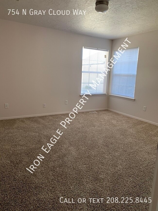 Photo - 754 N Gray Cloud Way