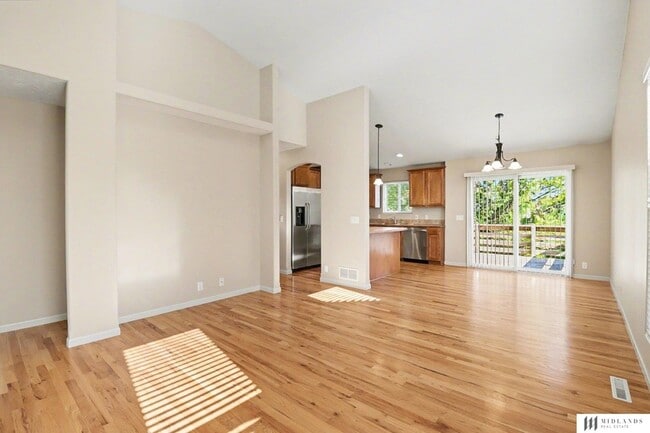 Photo - 19724 Marinda St