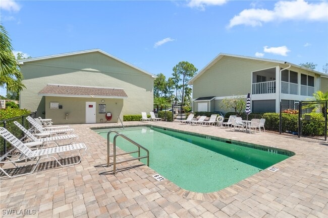 Photo - 251 Quail Forest Blvd Unidad 102 Rental