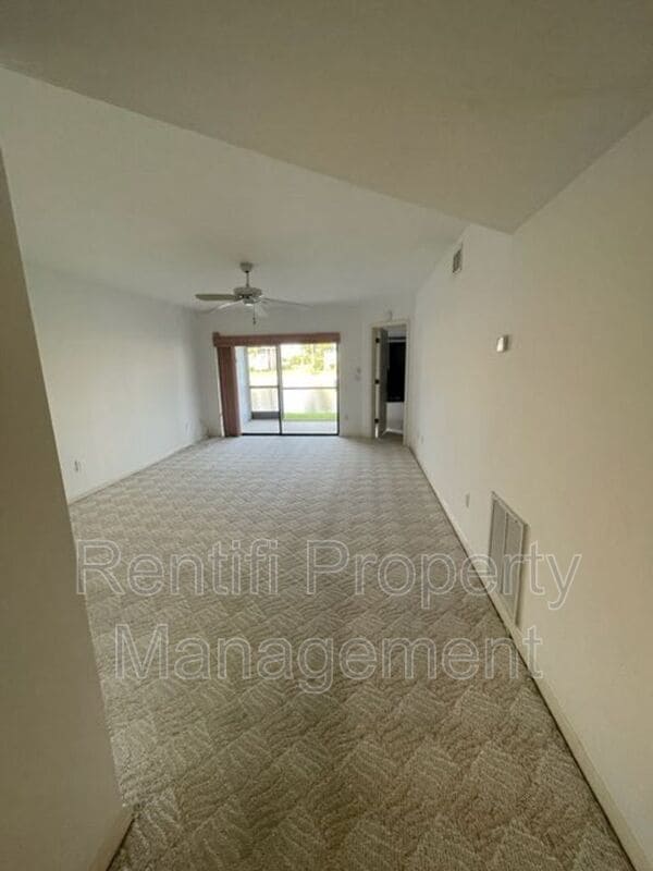 Photo - 4626 SE 5th Pl Unit #103
