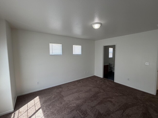 Photo - 4370 Mathias Way