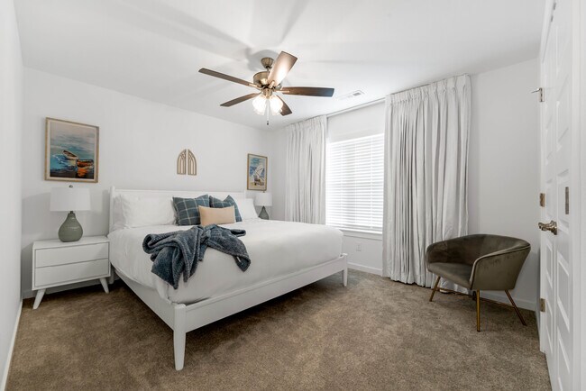 Photo - 415 Wagon Wheel Ave