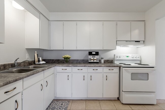 Photo - 14 Spruce St