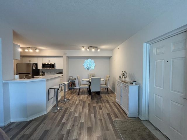 Photo - 713 Villa Cir Unidad 713