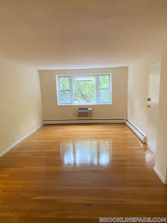 Photo - 110 Babcock St Unidad 28