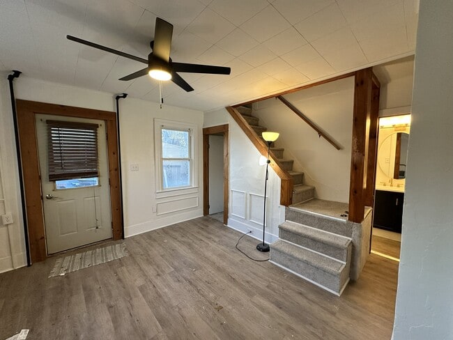 Photo - 409 Castle St