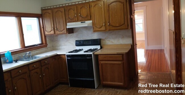 Photo - 39 Montfern Ave Unit 3