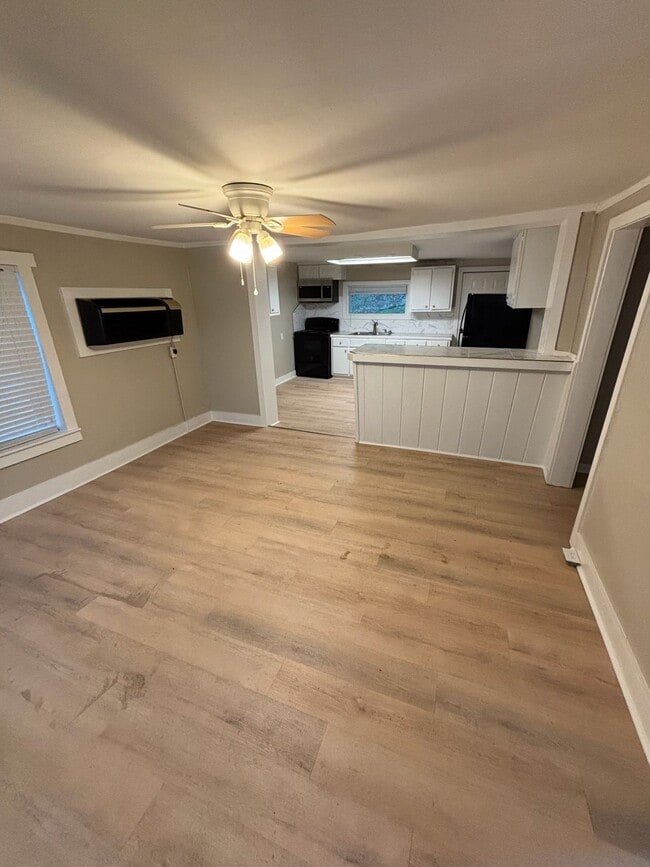Photo - 842 Iron Bridge Rd