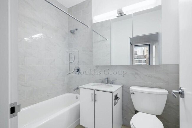Photo - 3 bedroom in NEW YORK NY 10006 Unit 12