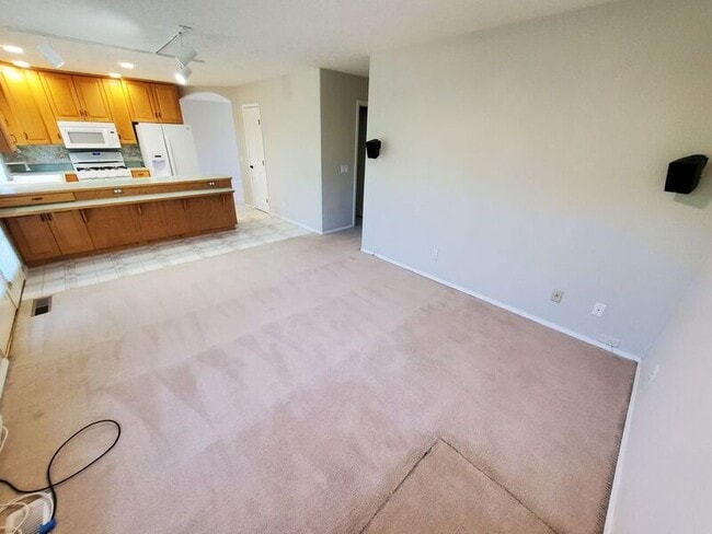 Photo - 1049 Yorkshire Ct SE