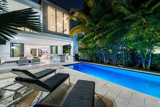 Photo - 310 SE 11th Ave