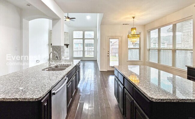 Photo - 4811 Sunset Park Ln