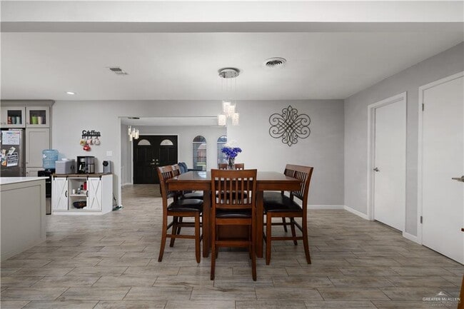 Photo - 9 Poinciana St