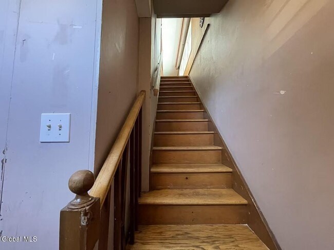 Photo - 1725 Union St