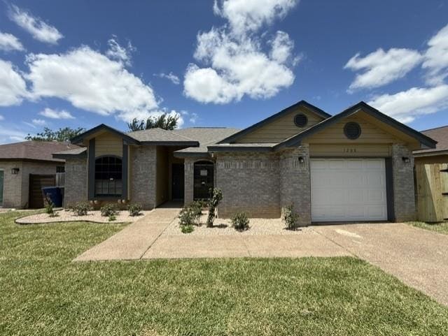 Building Photo - 1208 N Oakmont Loop