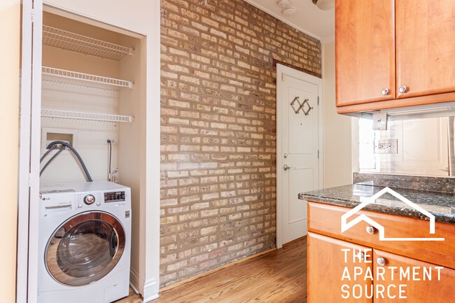 Photo - 622 W Roscoe St Unit 3B