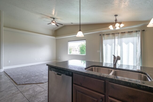 Photo - 2031 East Colorado Drive