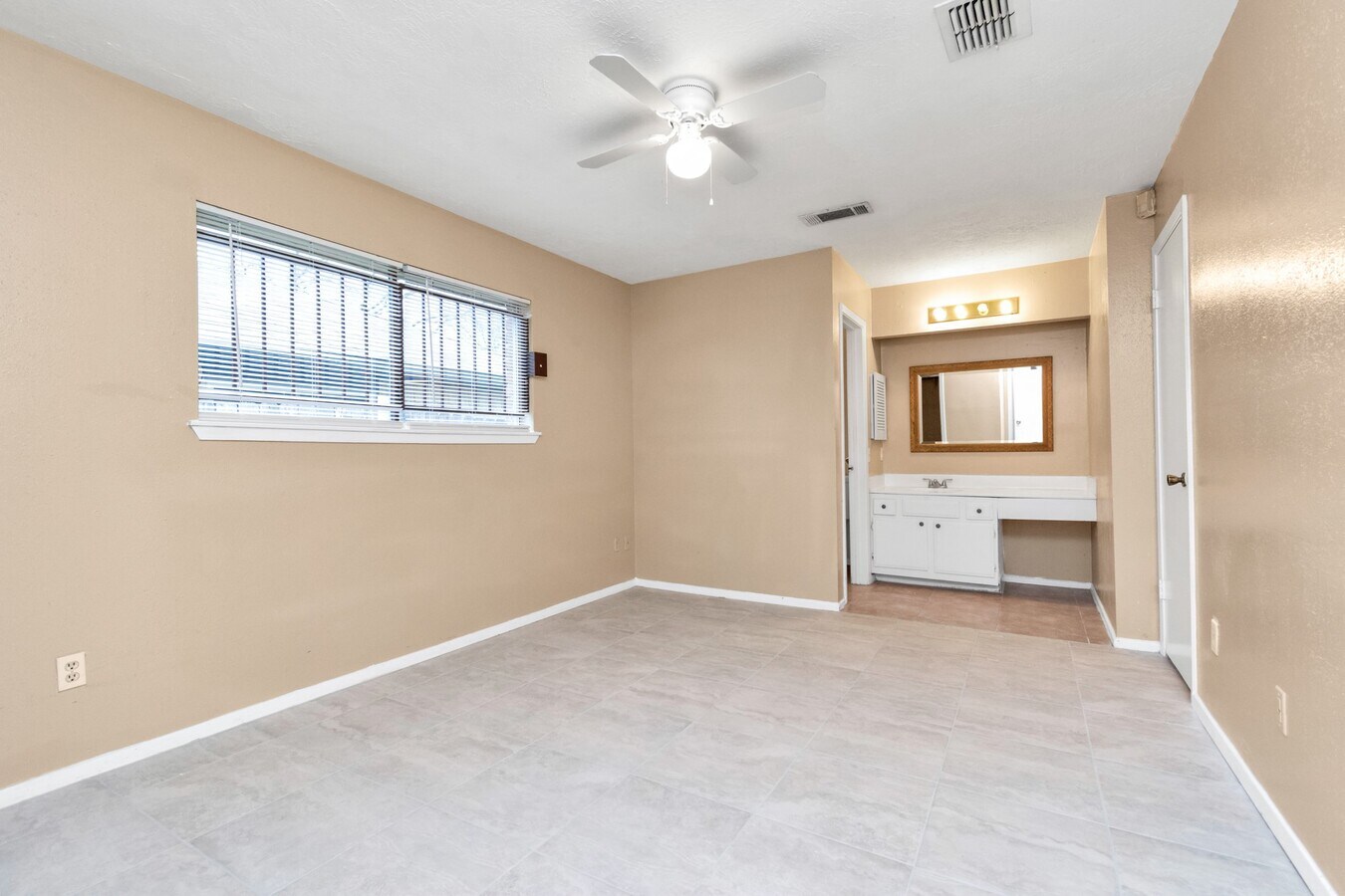 Photo - 1315 Twining Oaks Ln