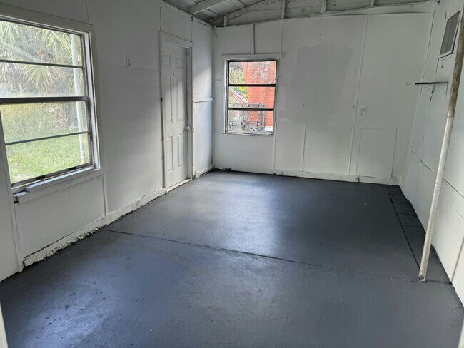 Photo - 44 Circle Dr