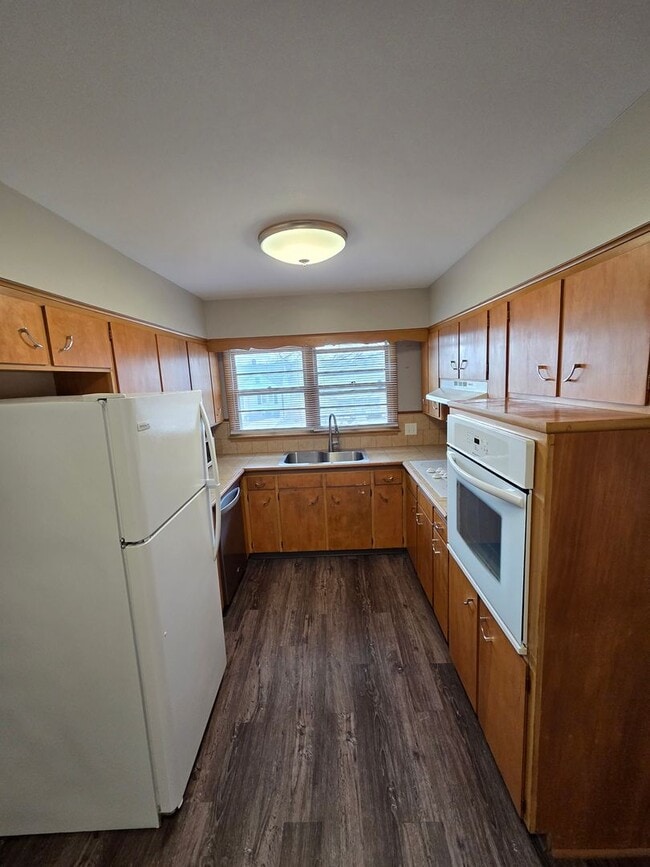 Photo - 3 bed 1.5 bath, 1 car garage, with fenced in backyard, newly remodeled!