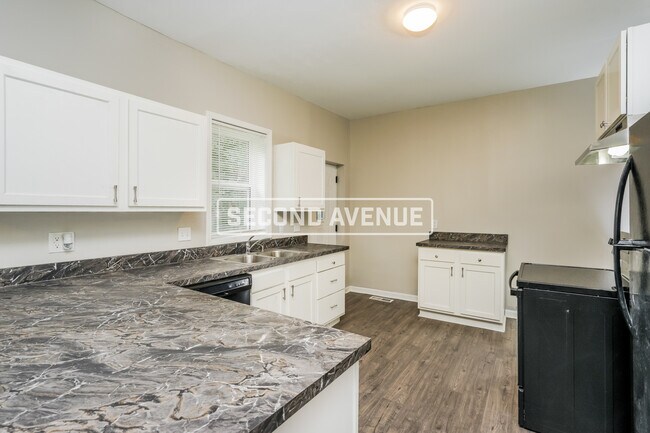 Photo - 916 Fairbanks Ave