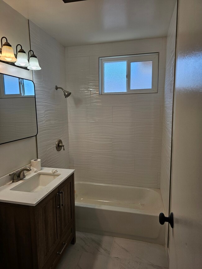 Photo - 14626 S Budlong Ave Unit B