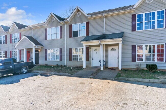 Photo - 2 Bedroom, 1.5 Bathroom Townhome – Granite Counters & Open Floor Plan $1400/mo rent