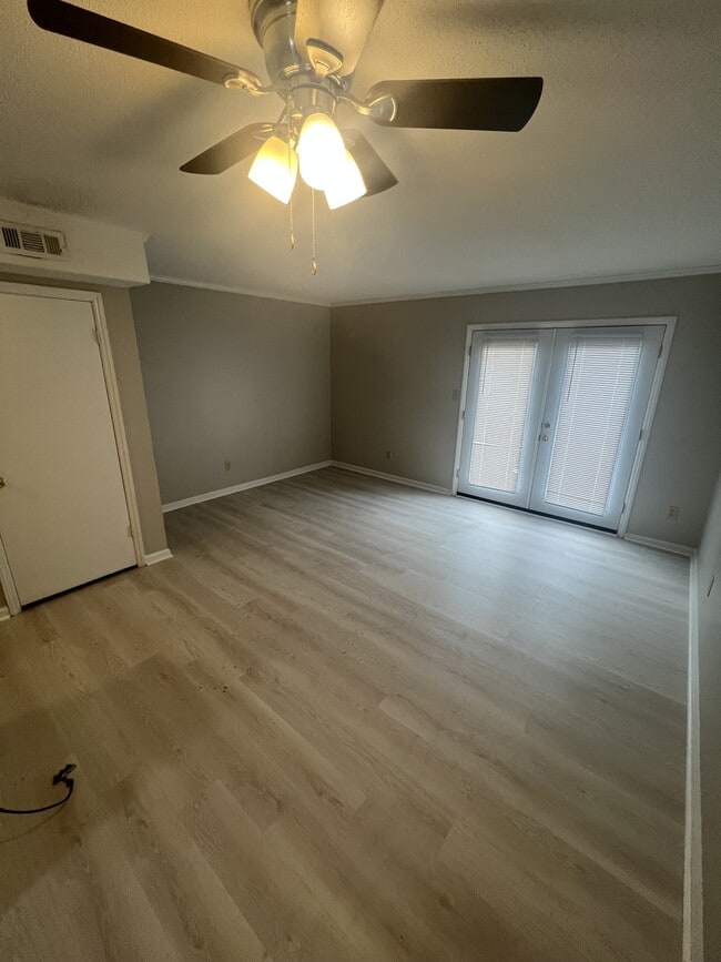 Photo - 716 Verdant Dr