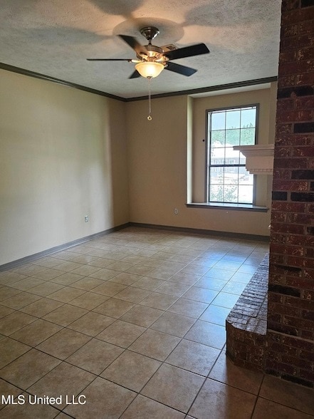 Photo - 472 Brendalwood Dr