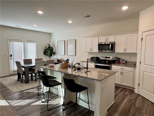 Photo - 154 Andria Wy NW