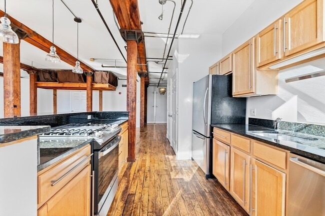 Photo - 881 E 1st St Unidad 302