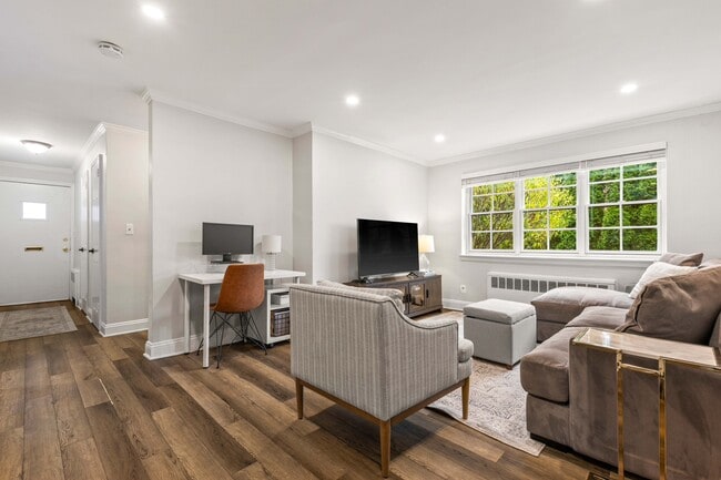 Photo - 181 Purchase St