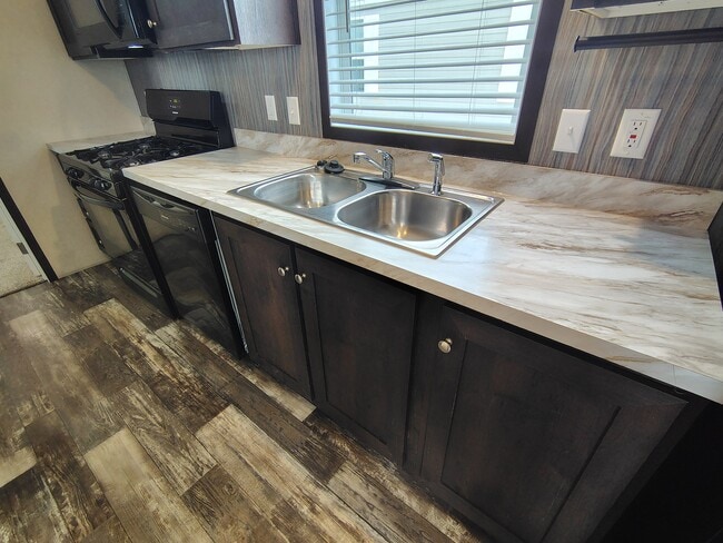 Photo - 5192 Champagne Dr