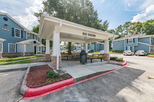 Lakecrest Village