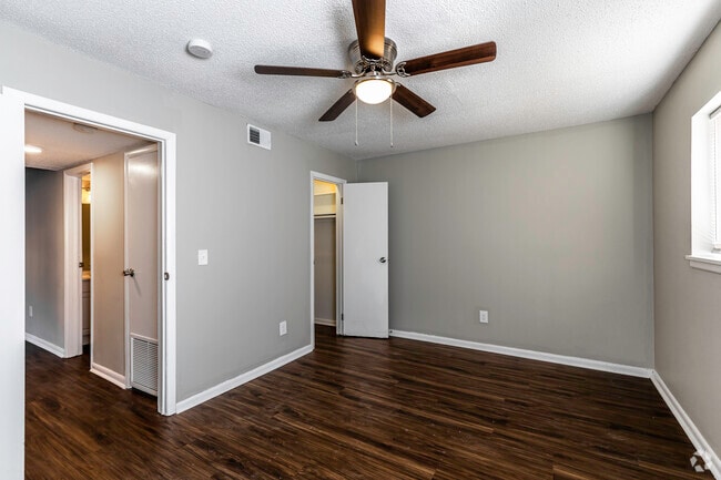 1BR, 1BA - 750SF