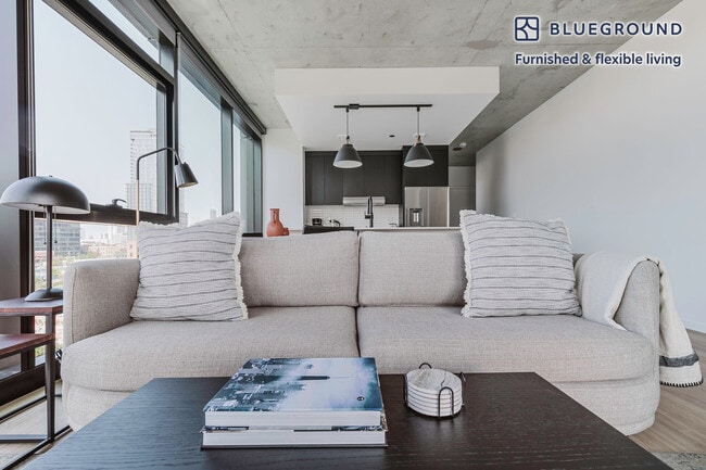 Photo - 225 N Elizabeth St Unit FL5-ID1096