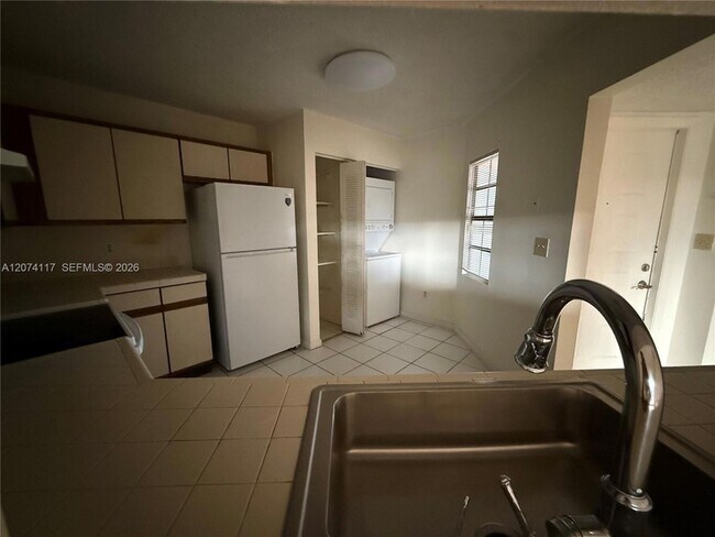 Photo - 1080 N Franklin Ave Unit 1080E