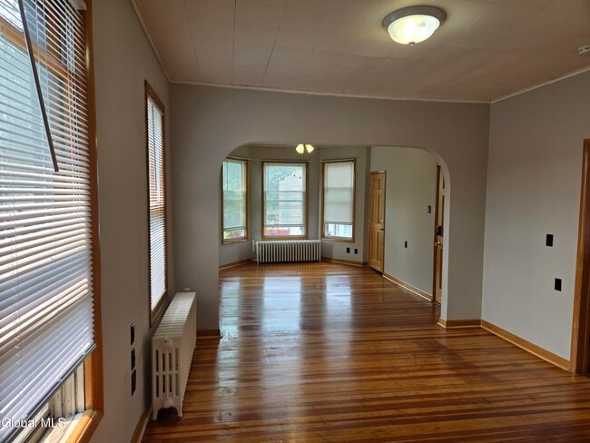 Photo - 810-816 6th Ave